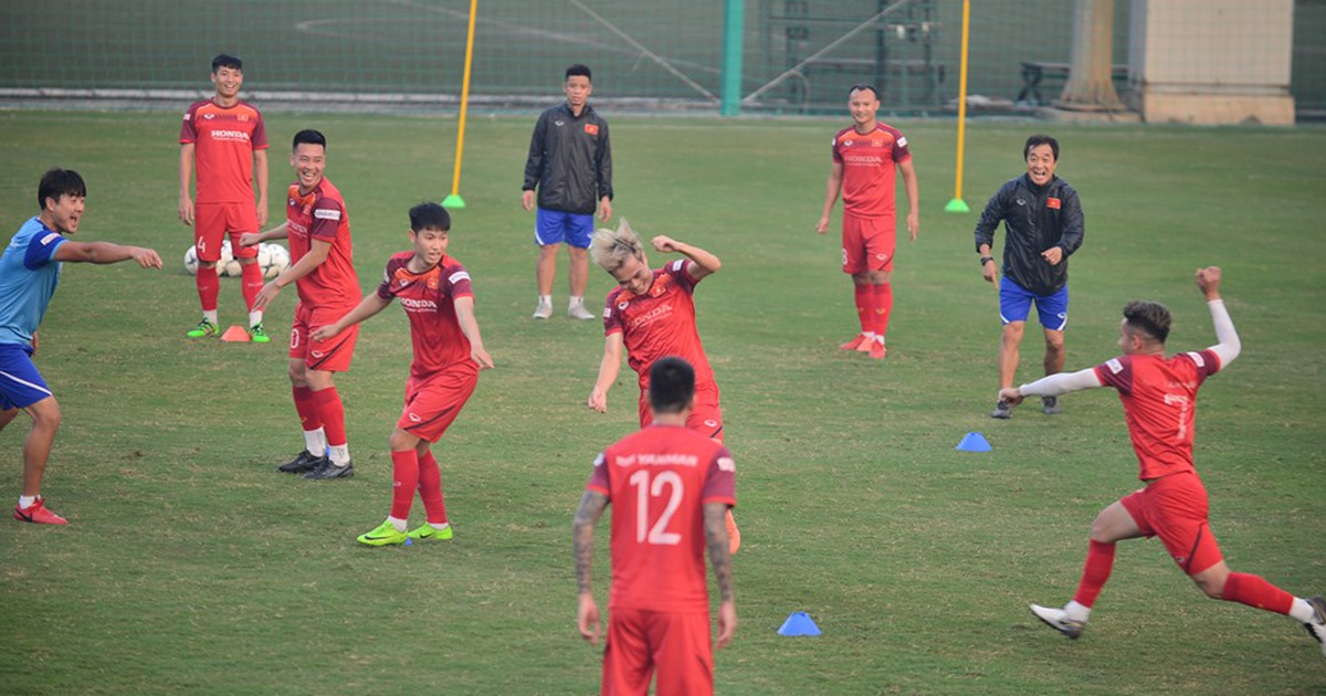 Đội tuyển Việt Nam tập bài lạ trước ngày đón tiếp UAE