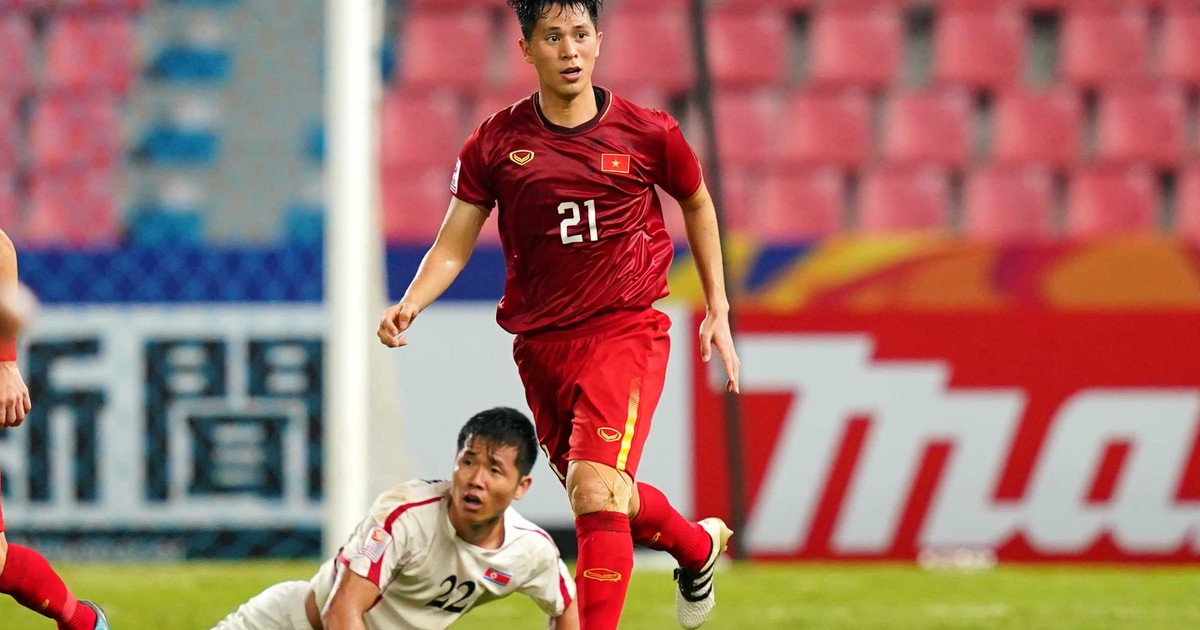 Đầu gối còn dịch, Đình Trọng vắng mặt trận mở màn V-League không khán giả