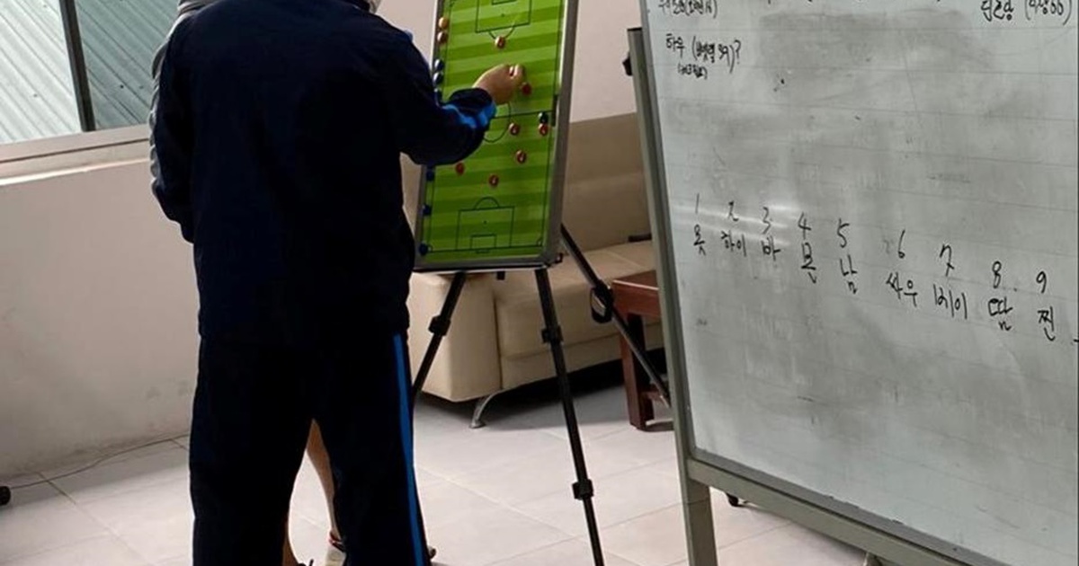 Tận dụng quãng nghỉ vì Covid-19, HLV Park Hang-seo 'ủ mưu' đánh bại Malaysia