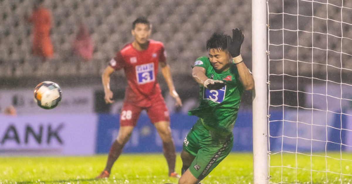 Nín thở 'hóng' Hải Phòng, Quảng Nam hay Nam Định rớt hạng V-League