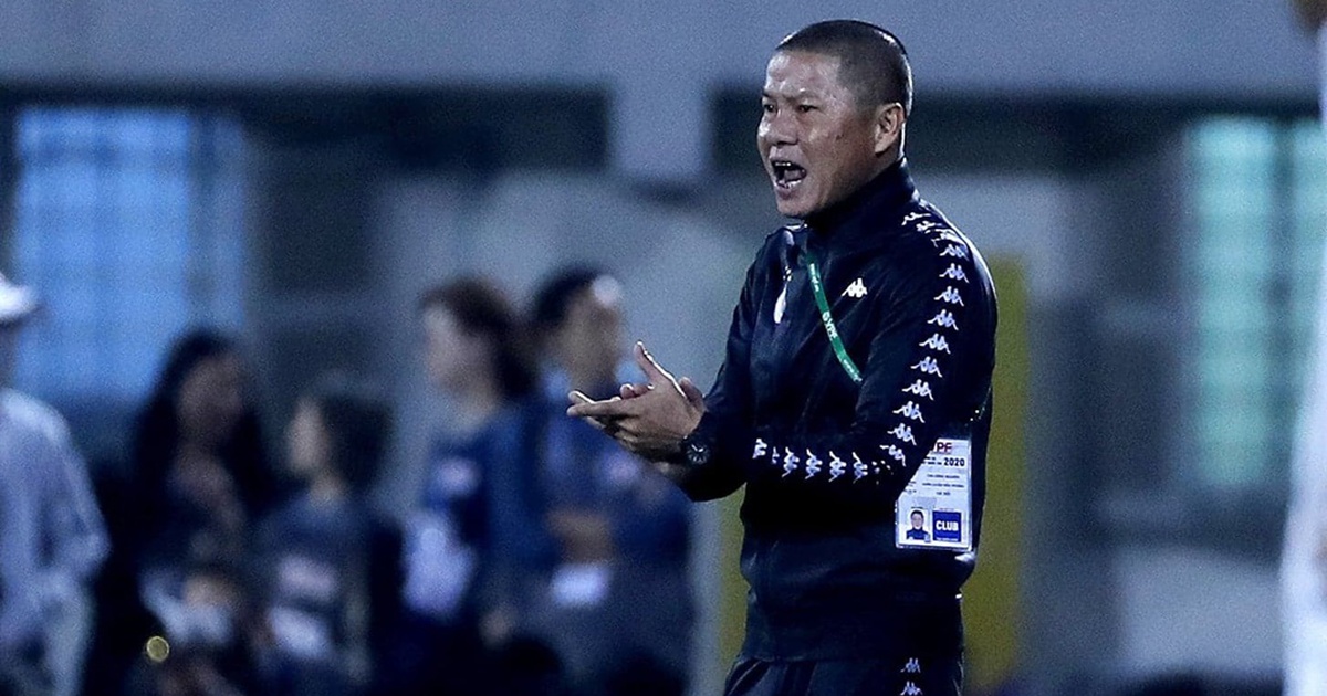 Sắp lộ danh tính HLV ngồi ghế nóng Hà Nội FC thay thế HLV Chu Đình Nghiêm