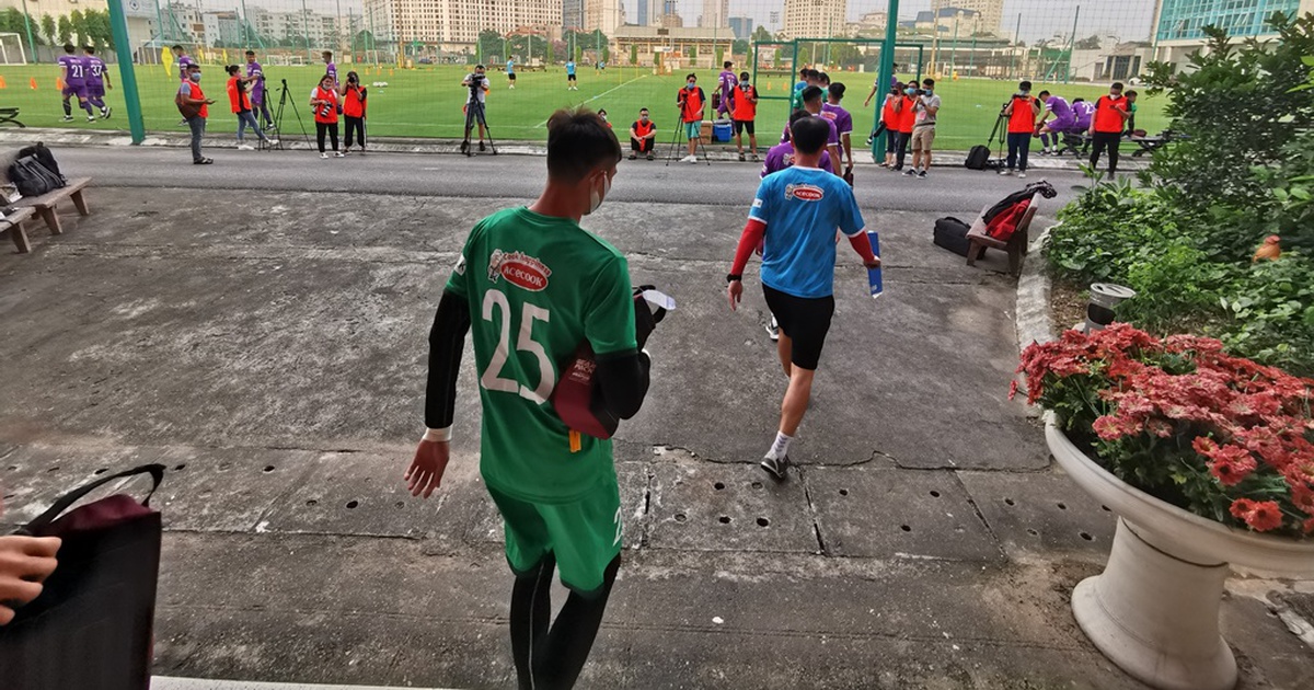 Tại sao báo chí phải tạm dừng tác nghiệp ở buổi tập của đội tuyển Việt Nam?