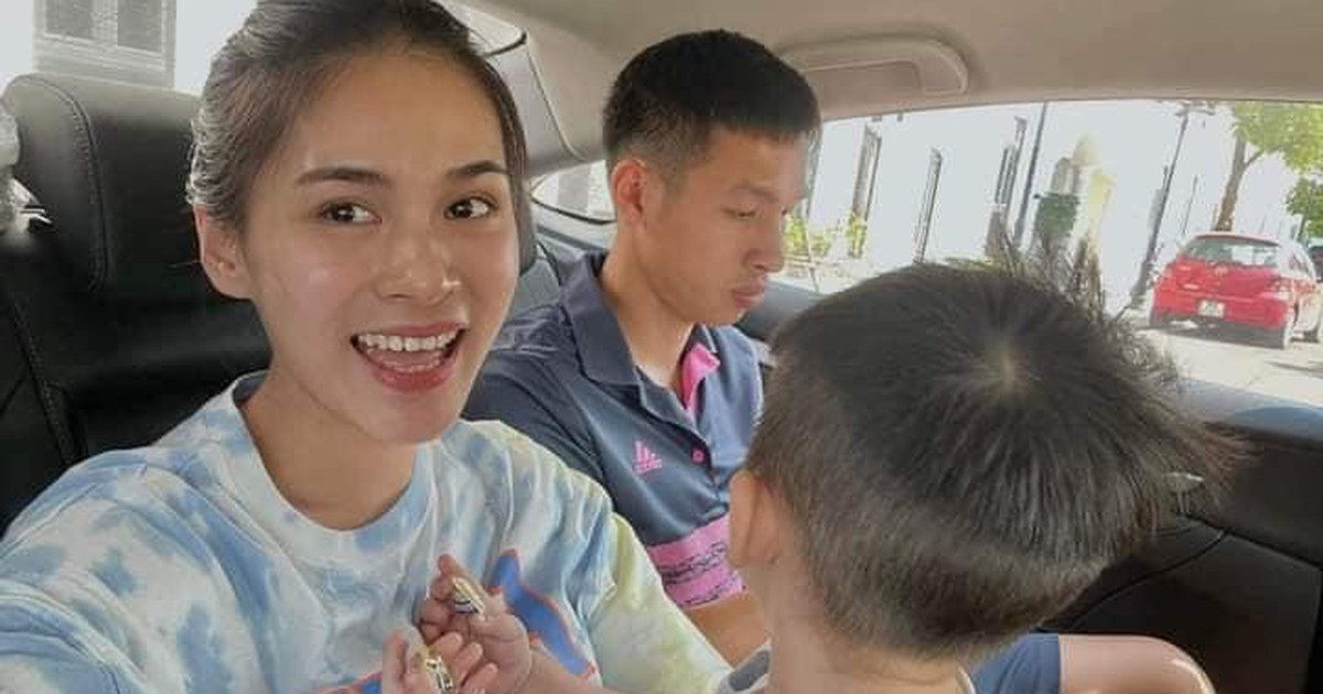 Hùng Dũng gặp lại tuyển Việt Nam tại Vũng Tàu, Đình Trọng được thầy Park khen ngợi