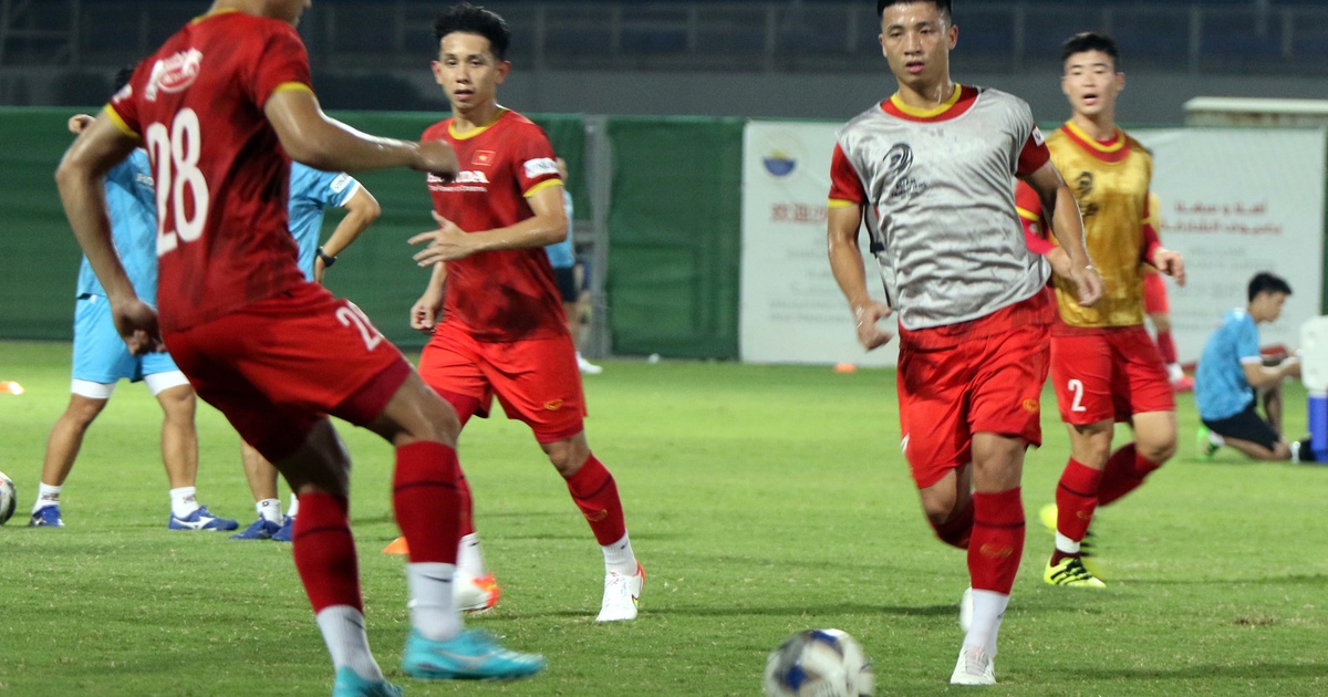 Tiến Dũng rời tuyển Việt Nam, Văn Đức đi chụp phim còn Tiến Linh bị đau