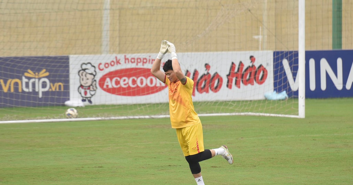 HLV Viettel tiết lộ về chấn thương nặng của Nguyên Mạnh, thầy Park sẽ âu lo