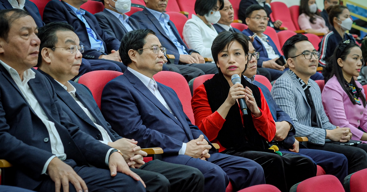 Sân Mỹ Đình được bàn giao, nghệ sĩ Trần Ly Ly chạy thử khai mạc SEA Games