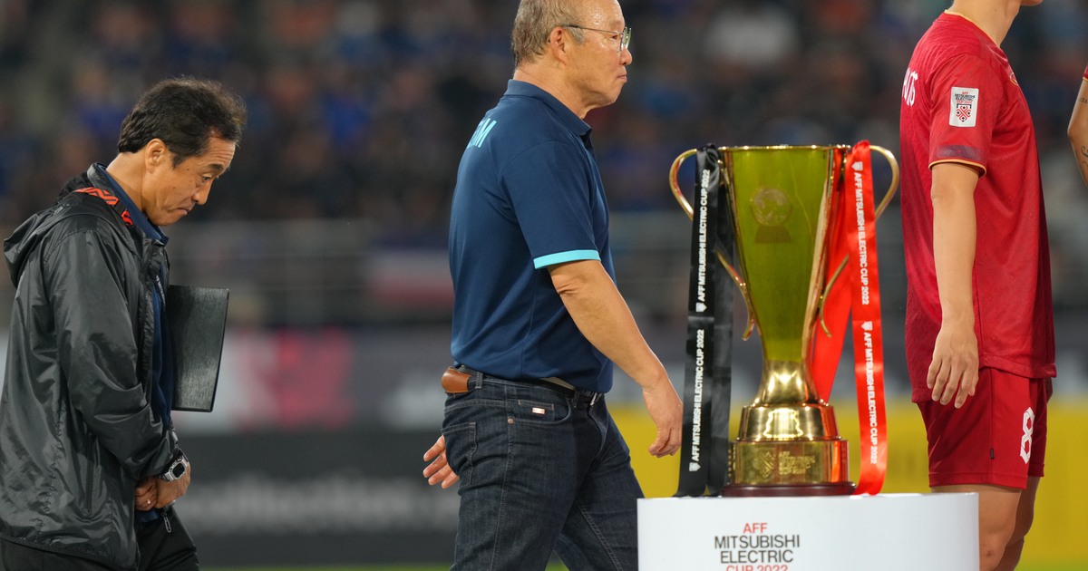 Hùng Dũng: 'Chúng tôi xin lỗi vì không thể tặng món quà đẹp nhất cho thầy Park'