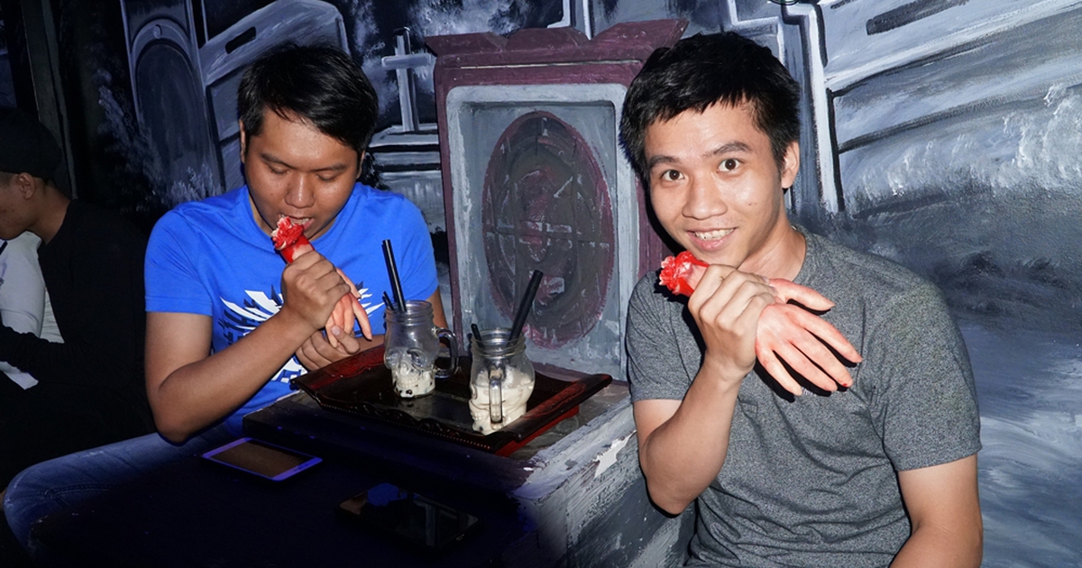 Quán trà sữa bia mộ hút khách vượt tầm... kiểm soát sau khi nổi tiếng trên mạng