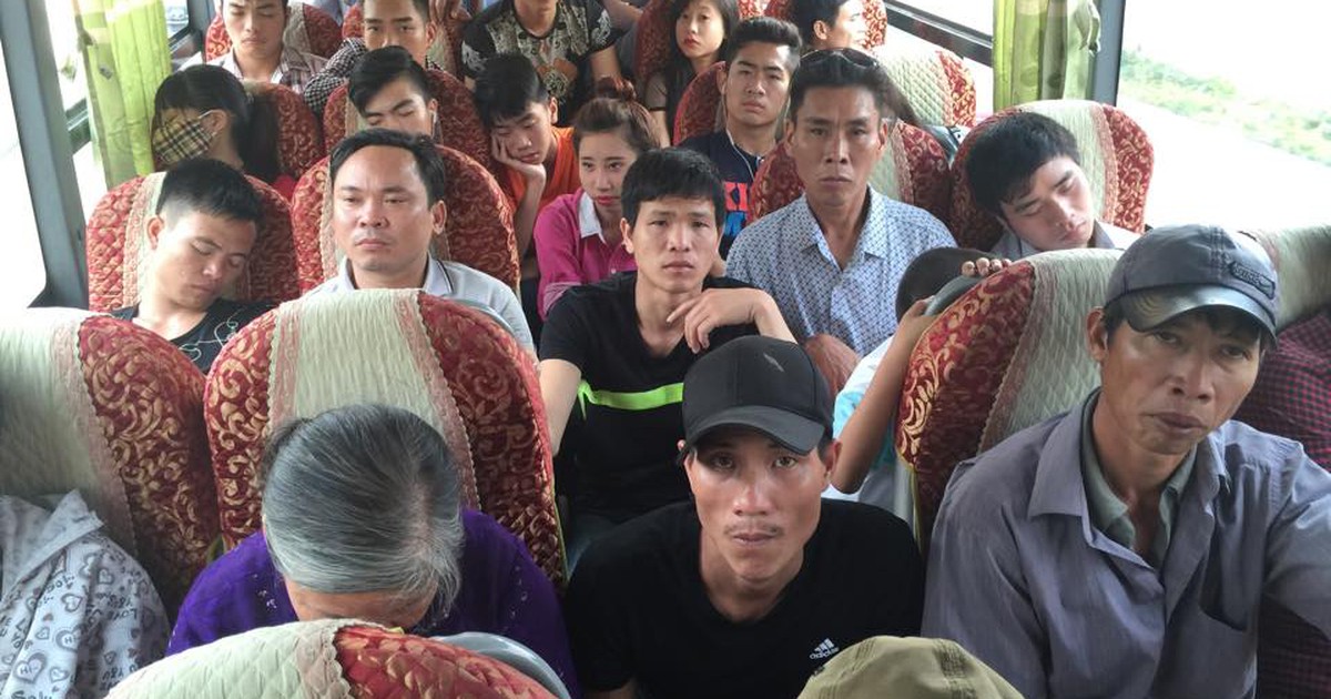 Trở lại Hà Nội trên những chuyến xe nhồi nhét kinh hoàng