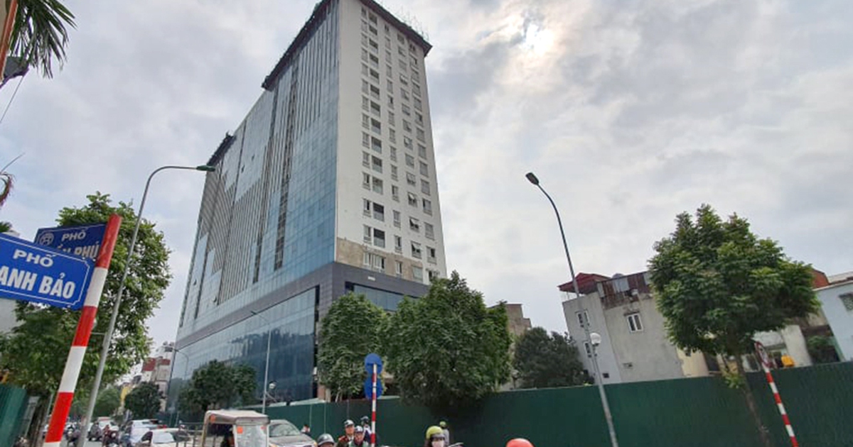 Sắp phá dỡ tòa nhà 8b Lê Trực giai đoạn 2, tốn khoảng 17 tỉ đồng