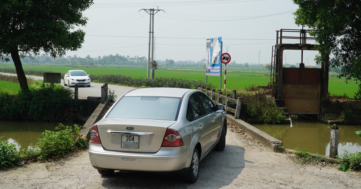 Xe tránh trạm thu phí BOT quốc lộ 10 đe dọa an toàn giao thông đường làng