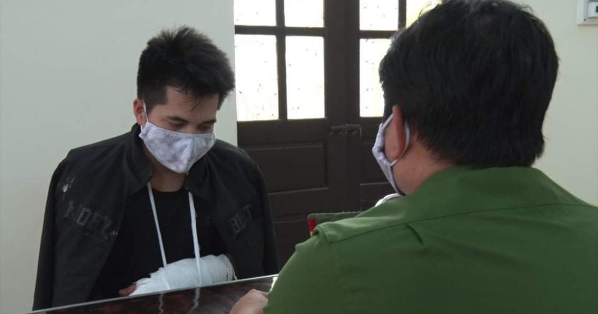 Lên mạng học cách làm tiền giả, bị tóm khi đã bán được gần 1 tỉ đồng