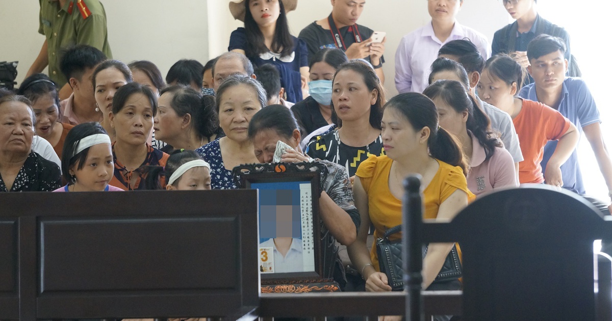 Hoãn phiên tòa vụ yêu anh rể, bơm xyanua vào trà sữa định giết chị khiến 1 người chết oan