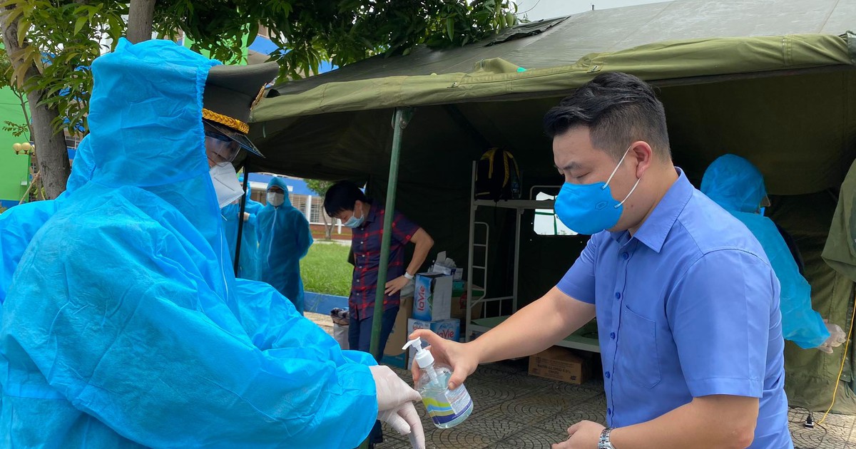 Lơ là chống dịch, trạm trưởng y tế ở Hải Dương bị tạm đình chỉ công tác