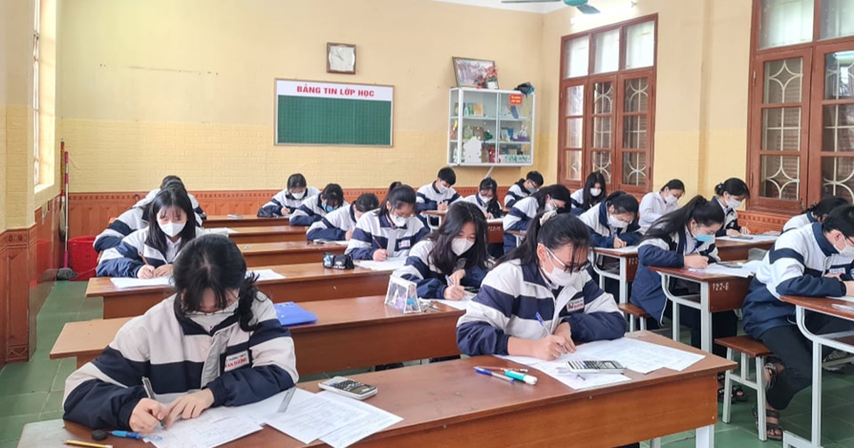 Không được bắt buộc học sinh tới trường bằng bất cứ hình thức nào