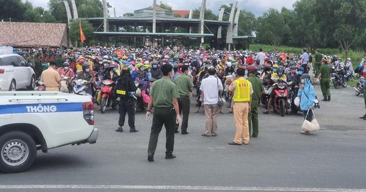 Các tỉnh, thành không được yêu cầu người vào địa phương phải trình kết quả xét nghiệm