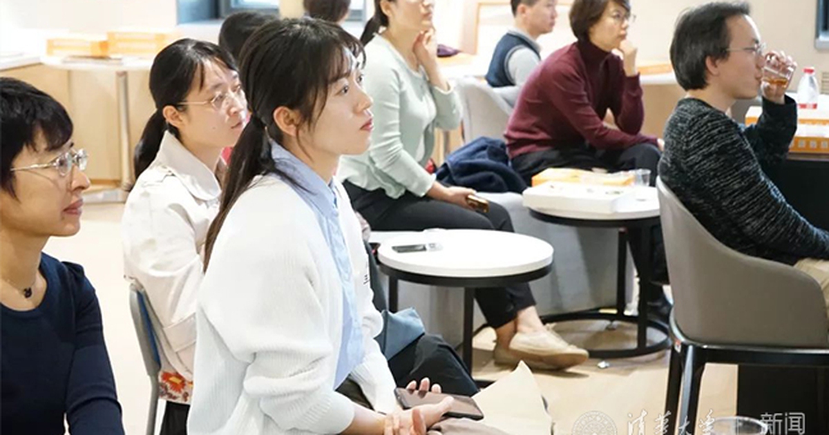 Sợ virus corona: Sinh viên ra cổng đổ rác cũng phải đo thân nhiệt