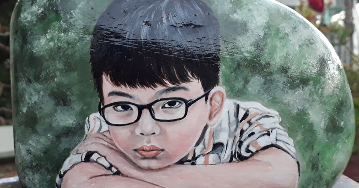 Cô gái biến những viên đá thành tác phẩm nghệ thuật đặc biệt