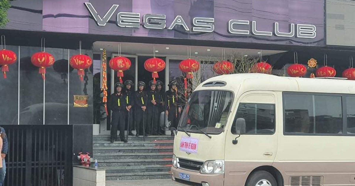 Cục An ninh mạng phối hợp Công an Thừa Thiên - Huế bất ngờ khám xét bar Vegas Club