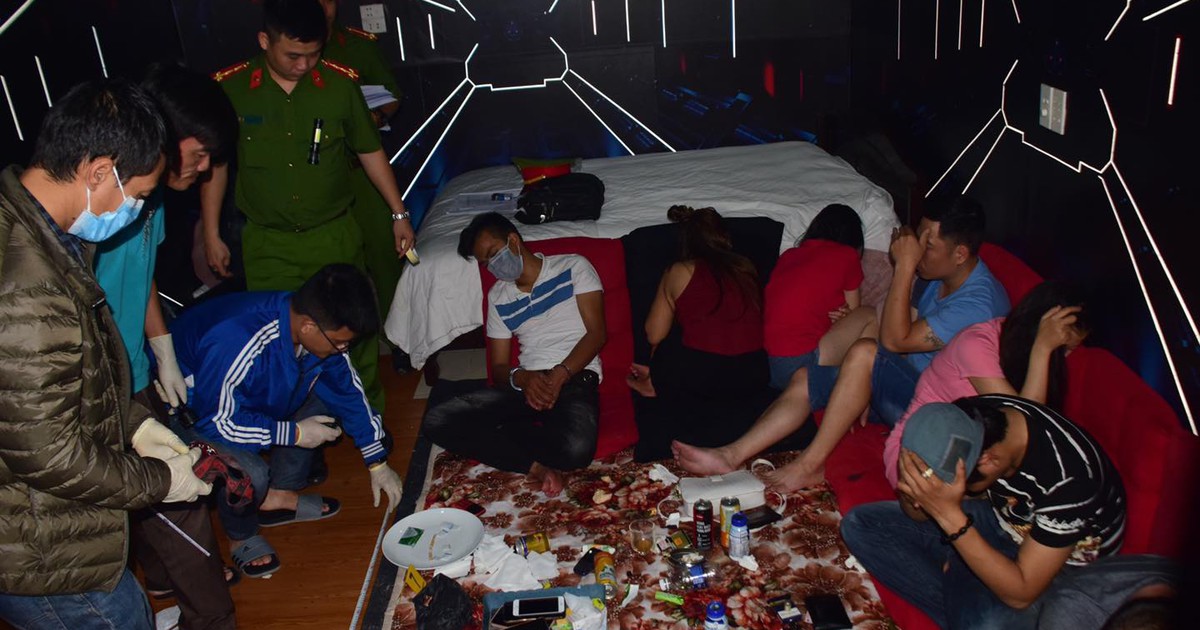 Thừa Thiên - Huế: Bắt giữ 47 người tổ chức 'tiệc ma túy' trong nhà nghỉ Phượng Hồng
