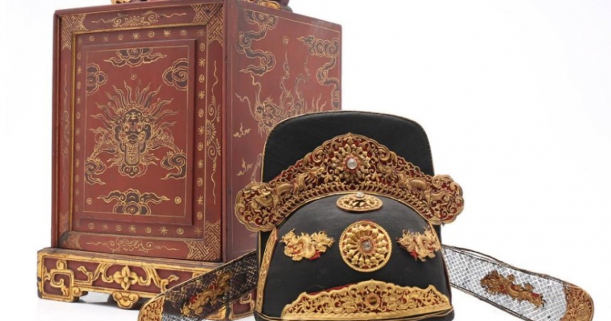 Hé lộ người Việt thắng đấu giá mũ quan văn thời Nguyễn hiến tặng Huế