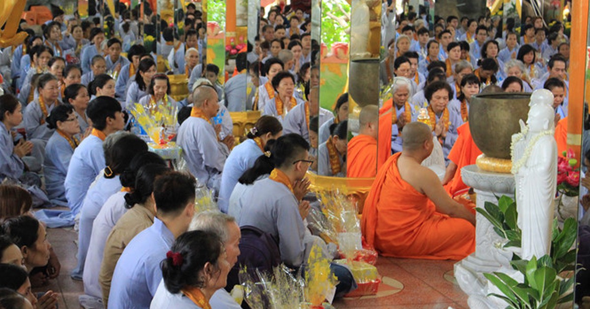 Nên cúng lễ Vu Lan ở nhà hay lên chùa: Lời giải từ thượng tọa trụ trì