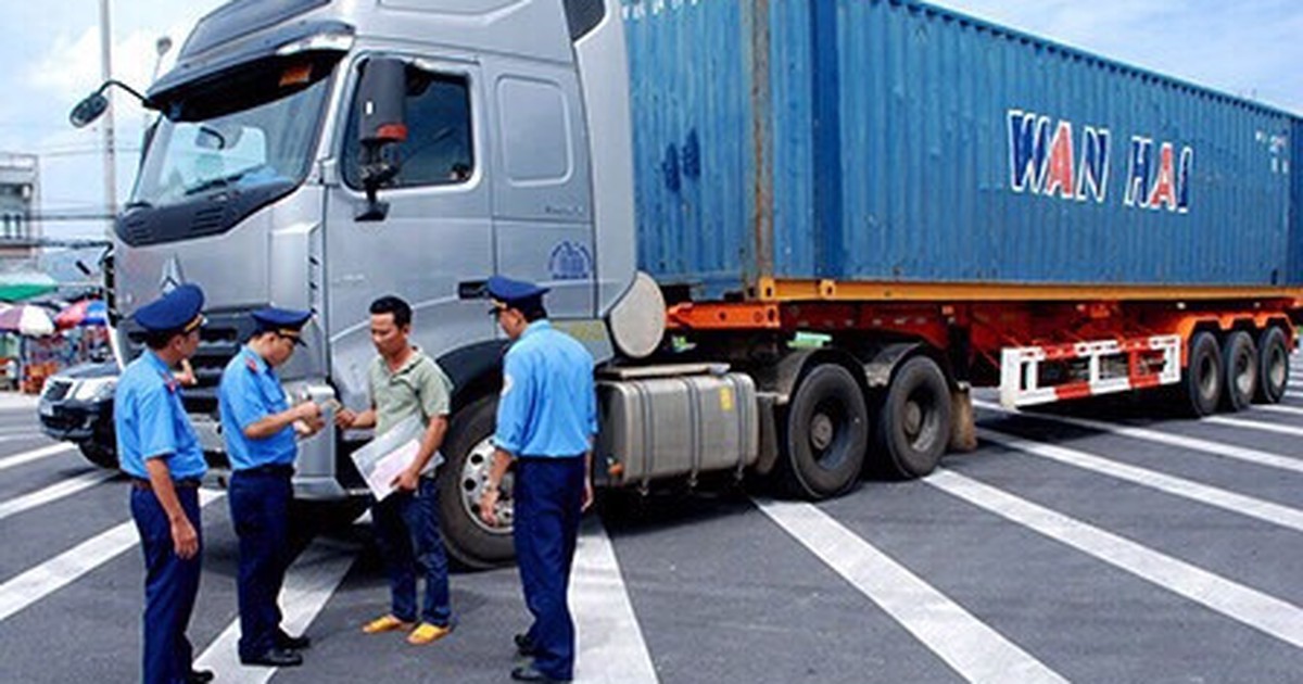 Quá tải cấp phù hiệu, đăng kiểm xe tại TP.HCM