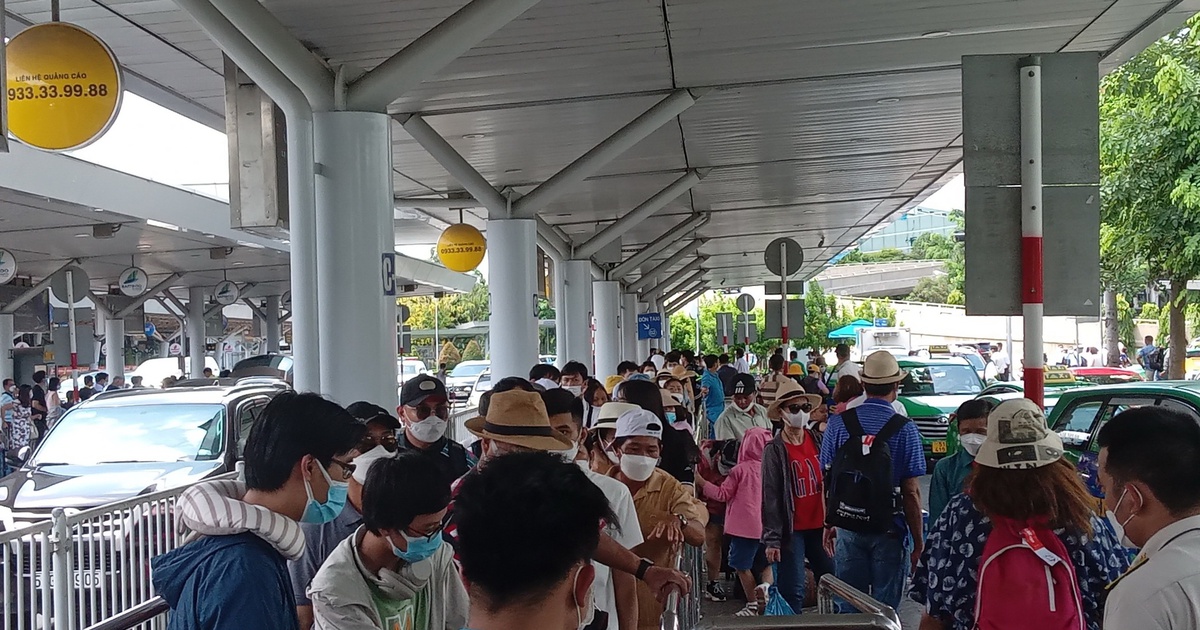 Đề xuất làm đường hầm nối từ nhà xe sang nhà ga sân bay Tân Sơn Nhất