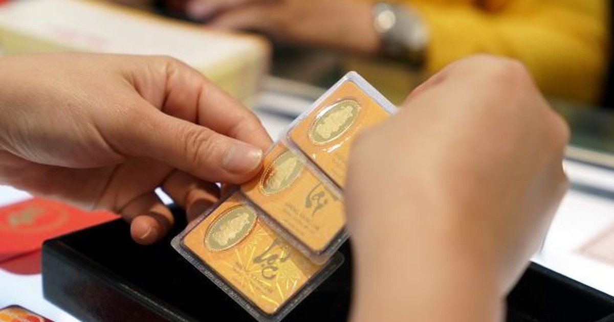 Giá vàng đi xuống khi chứng khoán Phố Wall lập kỷ lục mới