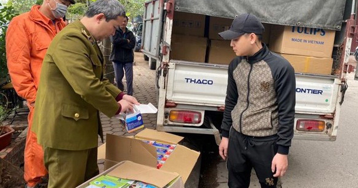 Khẩu trang y tế không nhãn mác bán giá trên trời