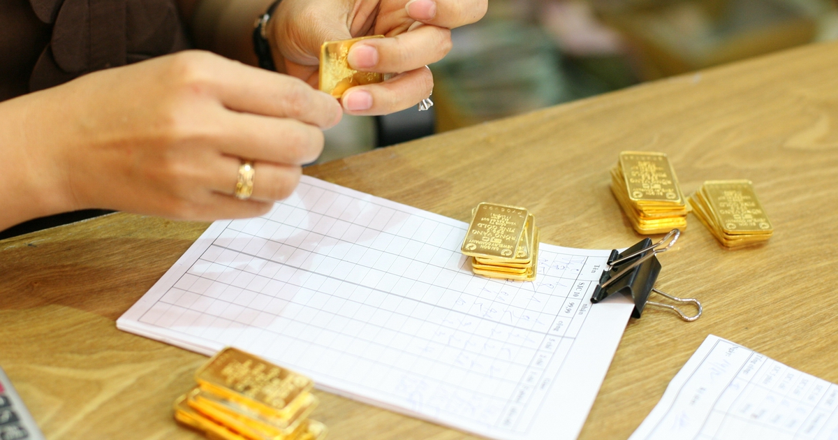 Giá vàng trong nước không ngừng đi xuống