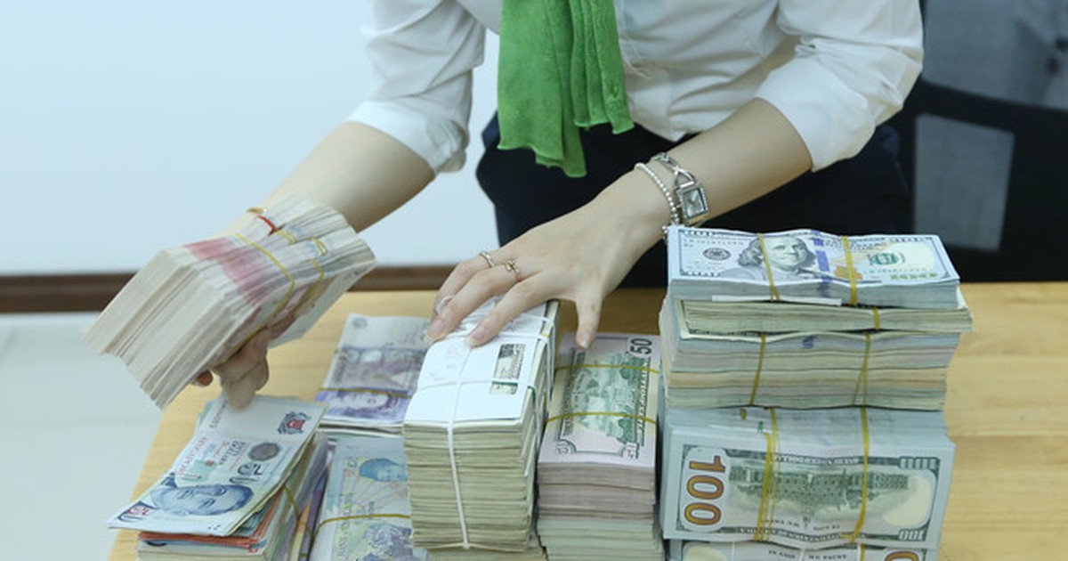 Giá USD hôm nay 11.1.2022: Giảm mạnh trong các ngân hàng