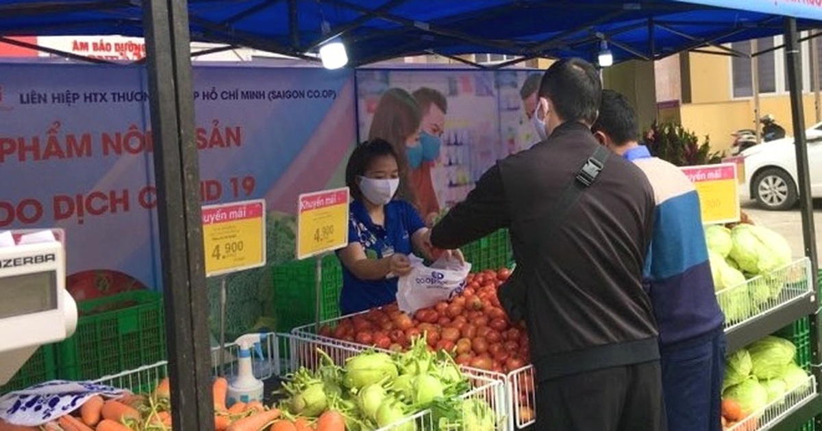 Siêu thị Co.opmart tham gia giải cứu nông sản Hải Dương