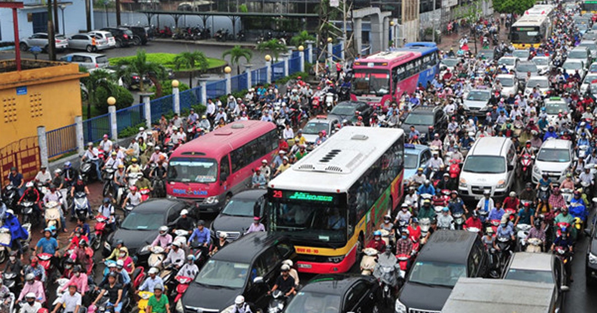 Giảm ùn tắc giao thông: Khống chế phương tiện cho từng khu vực