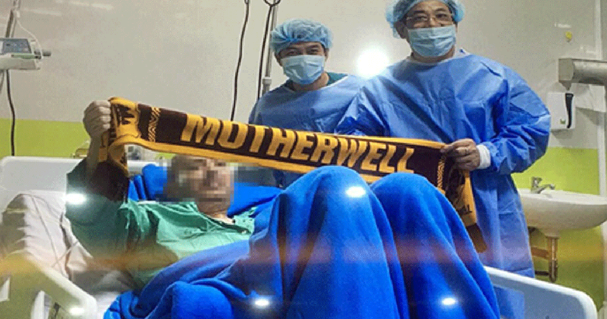 Nụ cười nở muộn của những người tuyến đầu chống dịch Covid-19