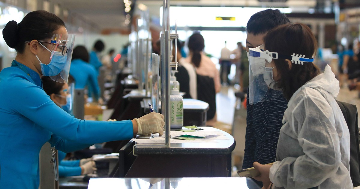 Cục Hàng không đề xuất tăng tần suất bay từ TP.HCM, Hà Nội sau 20.10