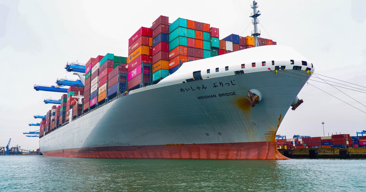 Kỷ lục mới về sản lượng xếp dỡ trên tàu mẹ đi bờ Đông nước Mỹ