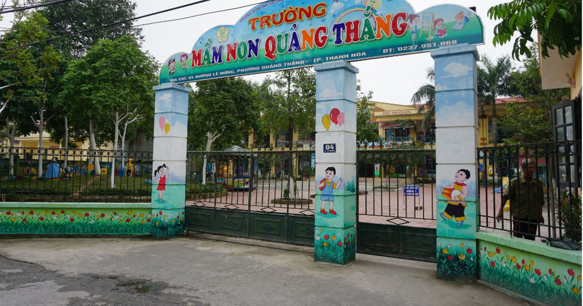 13 giáo viên tố cáo hiệu trưởng lạm thu, nhận tiền chạy việc