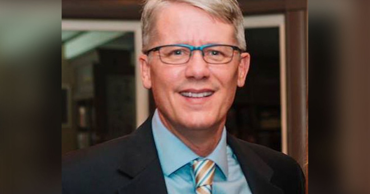 Giáo sư phải nghỉ việc vì đăng nội dung kỳ thị trên mạng