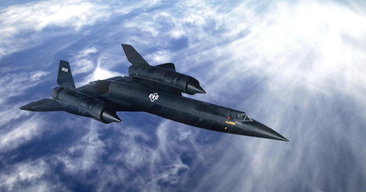 Đã kết hôn mới được lái máy bay tuyệt mật nhanh nhất của CIA