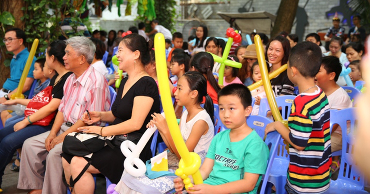 Hơn 200 thiếu nhi cùng vẽ bức tranh 'Tới thăm đất nước của bạn tôi'