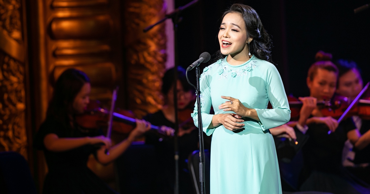 Ca sĩ Lan Anh hát bolero với dàn nhạc giao hưởng