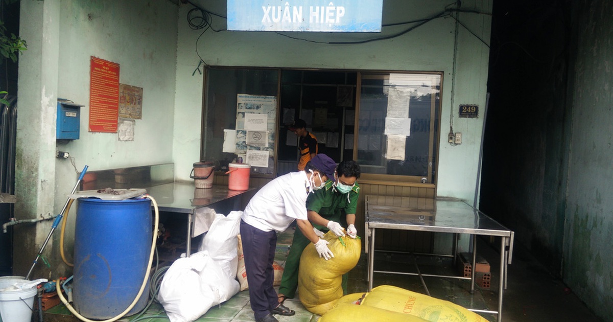 Hơn 1 tấn mỡ, vú heo thối 'lên' xe khách giường nằm vào TP.HCM