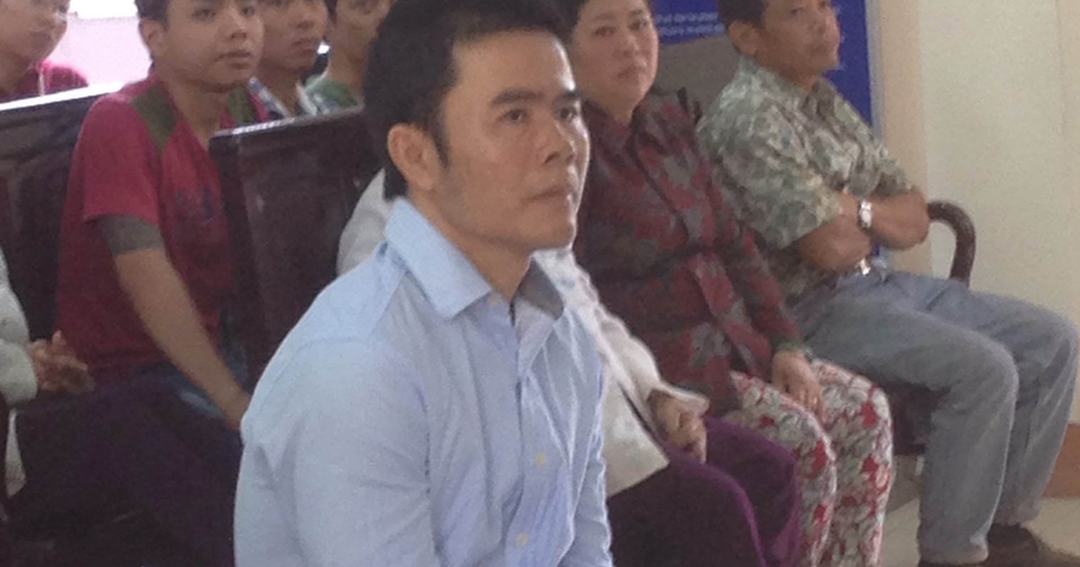 Nghi vợ ngoại tình, đâm vợ chết rồi tự sát bất thành, lãnh 6 năm tù