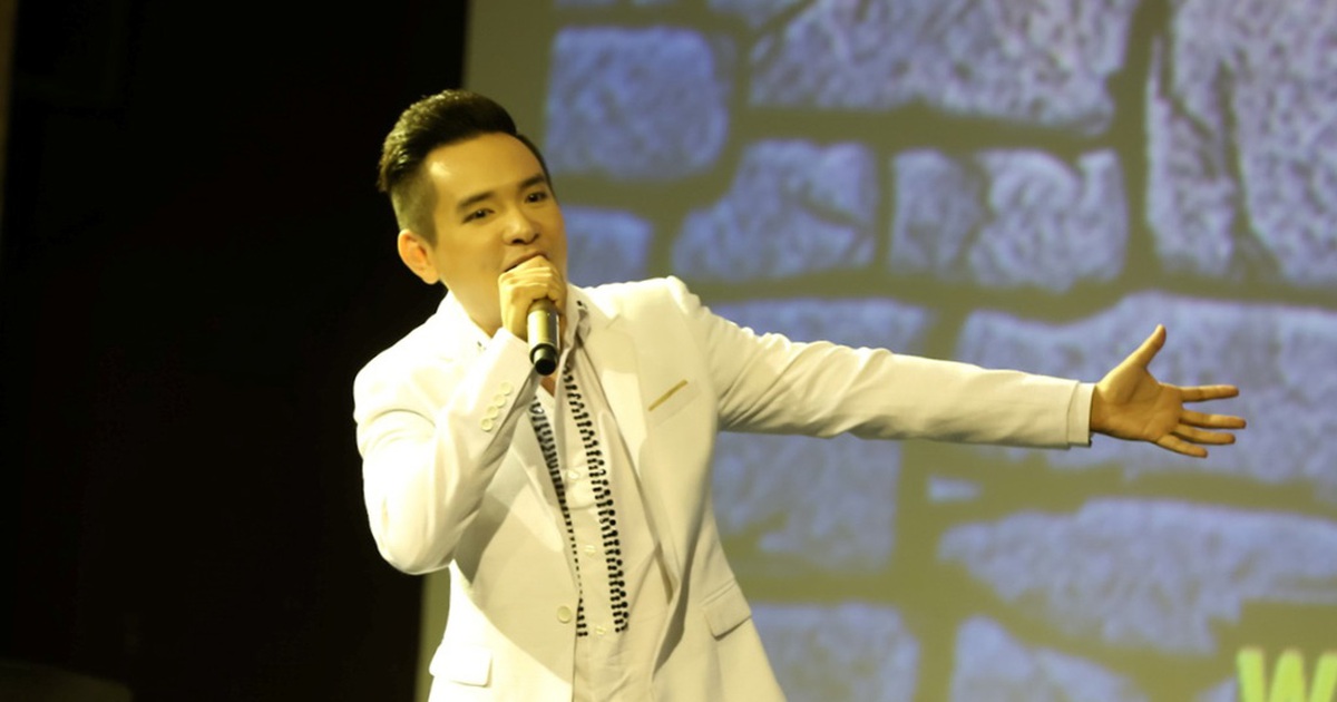 Việt Quang tái xuất mừng người mẫu Hoàng Y Nhung lấn sân ca hát