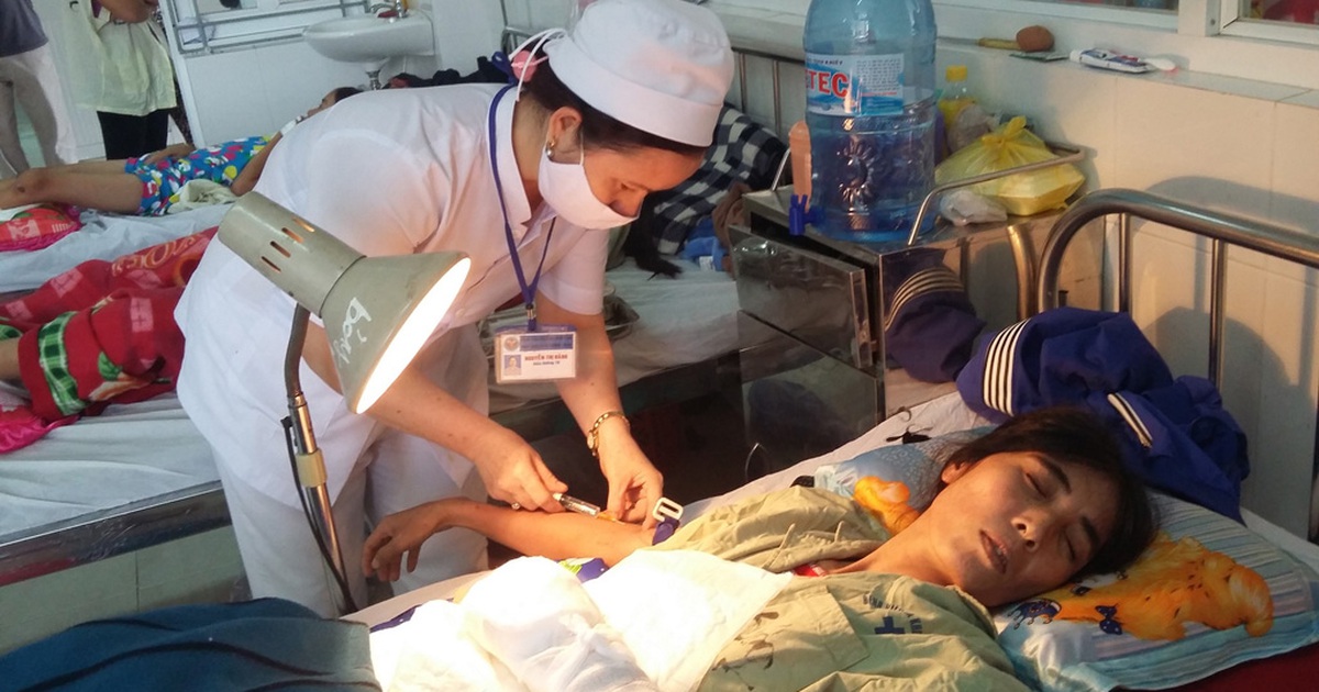 Nối thành công bàn tay bị máy cắt đứt lìa