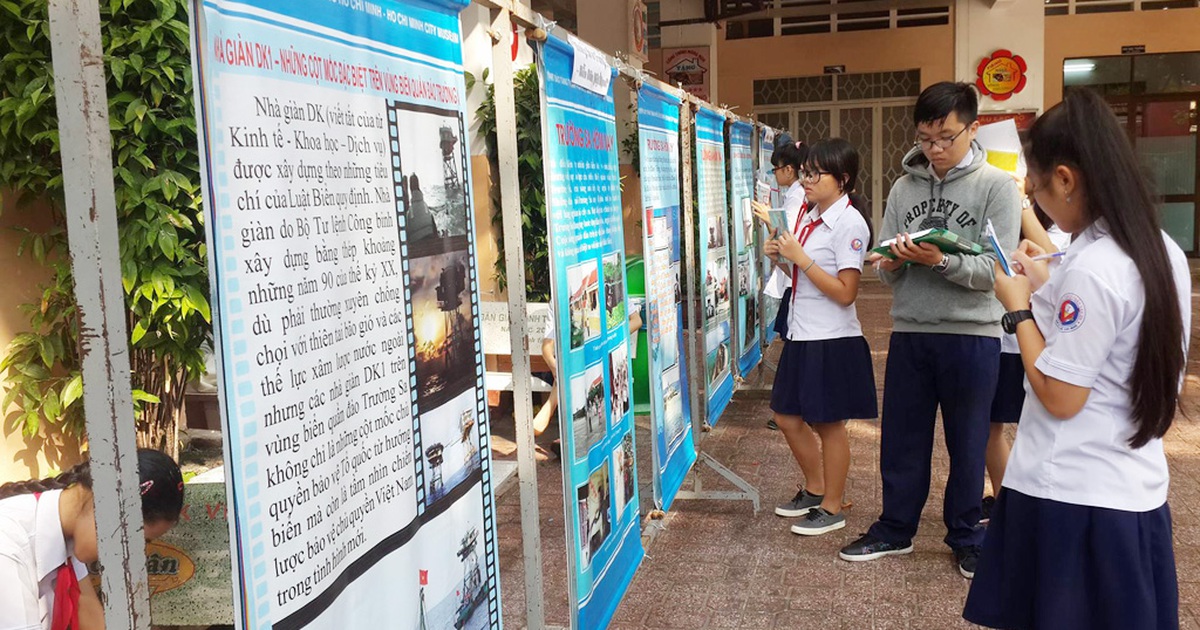 Thăm bảo tàng thành phố ngay ở… sân trường