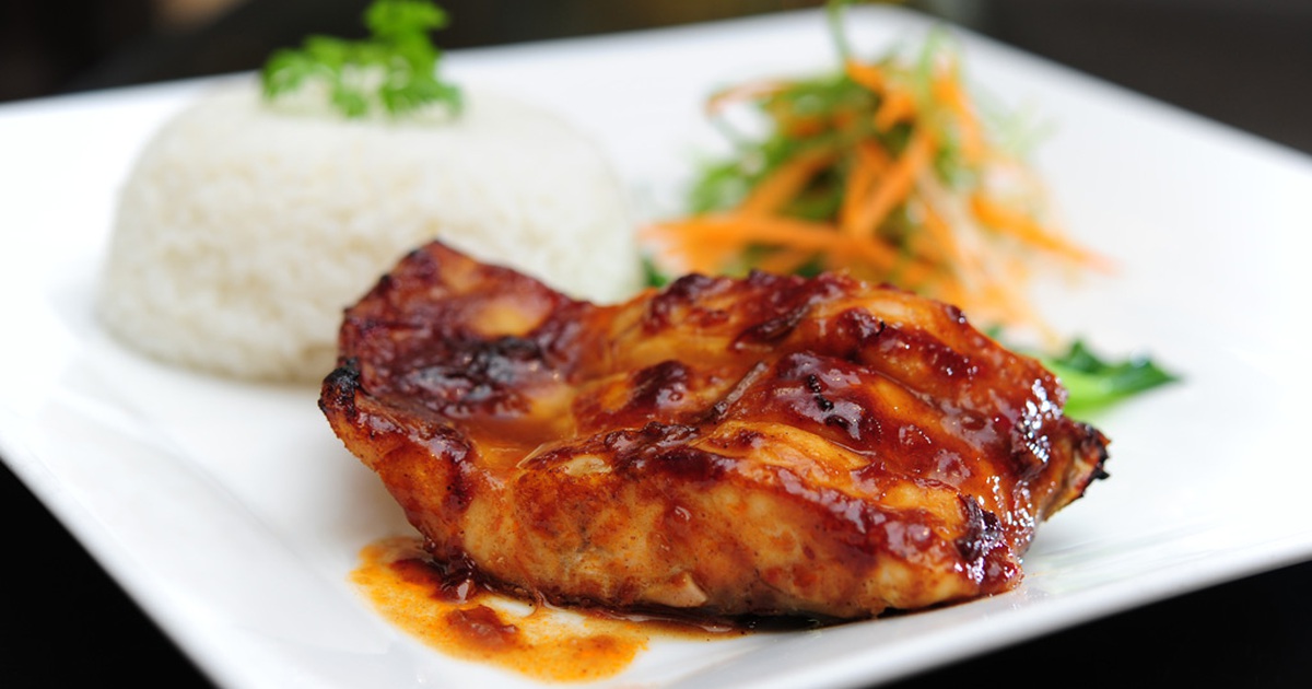 Cuối tuần làm con cá tầm nướng ngũ vị, món bổ cho cả nhà