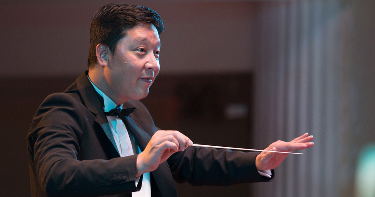 Lê Phi Phi chỉ huy bản giao hưởng 'Từ thế giới mới'