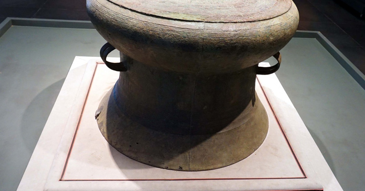 Cổ vật kỳ sự: Hàng chữ kỳ bí trên trống đồng Cổ Loa